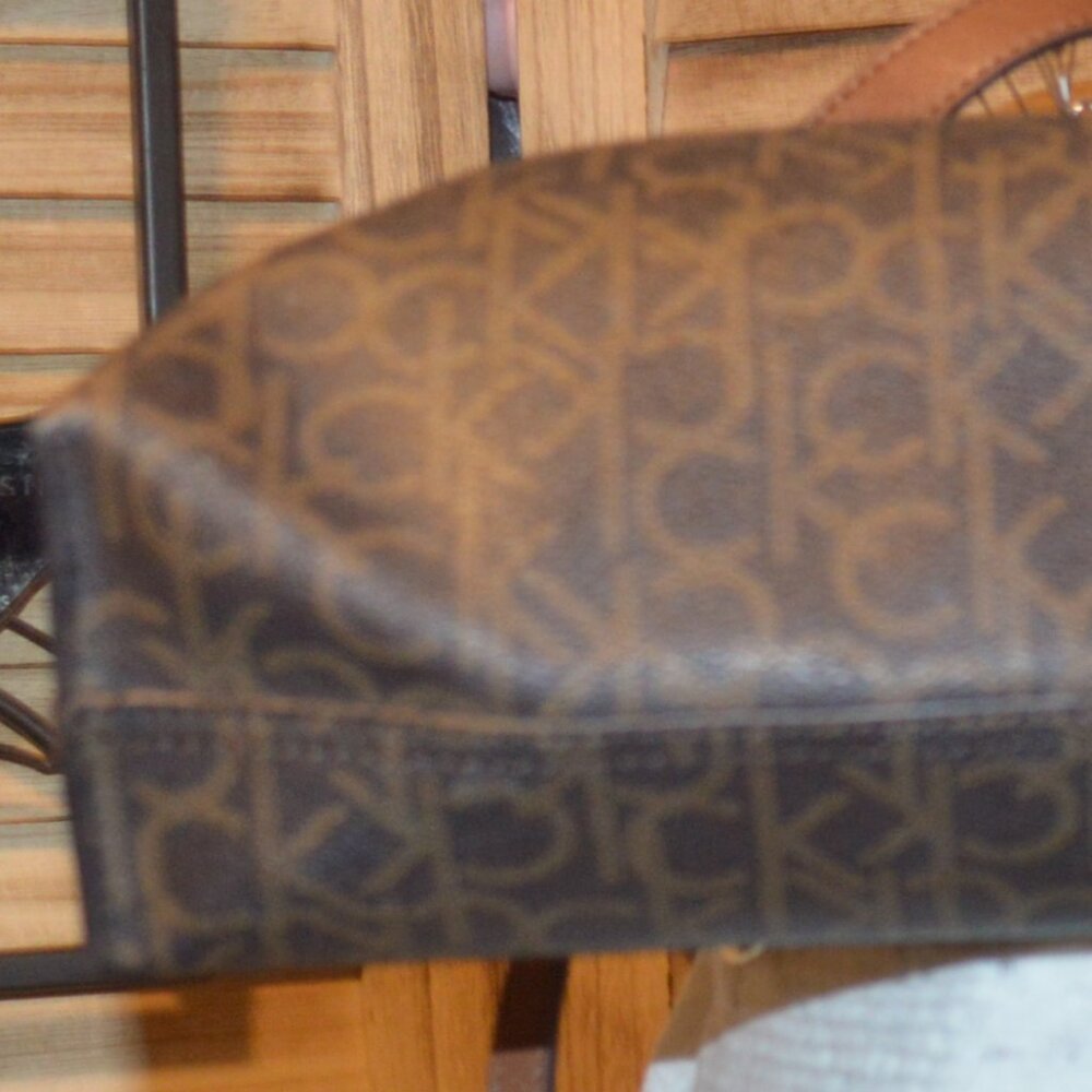 Calvin Klein Signature Pattern Convertible Tote Brown Magnetic Closure - Picture 4 of 8